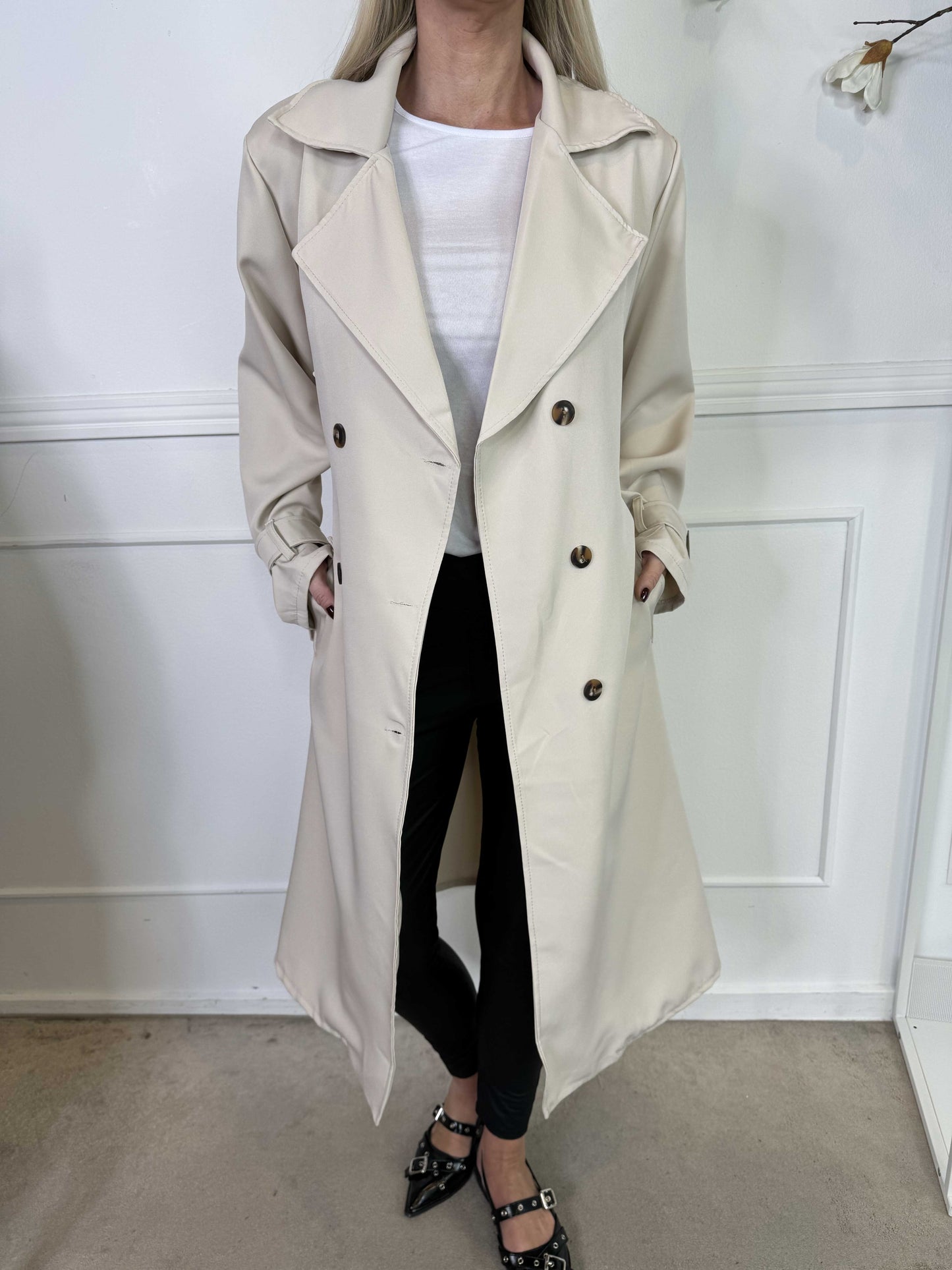 Lana™ | Tidlös Trenchcoat med Elegant Passform