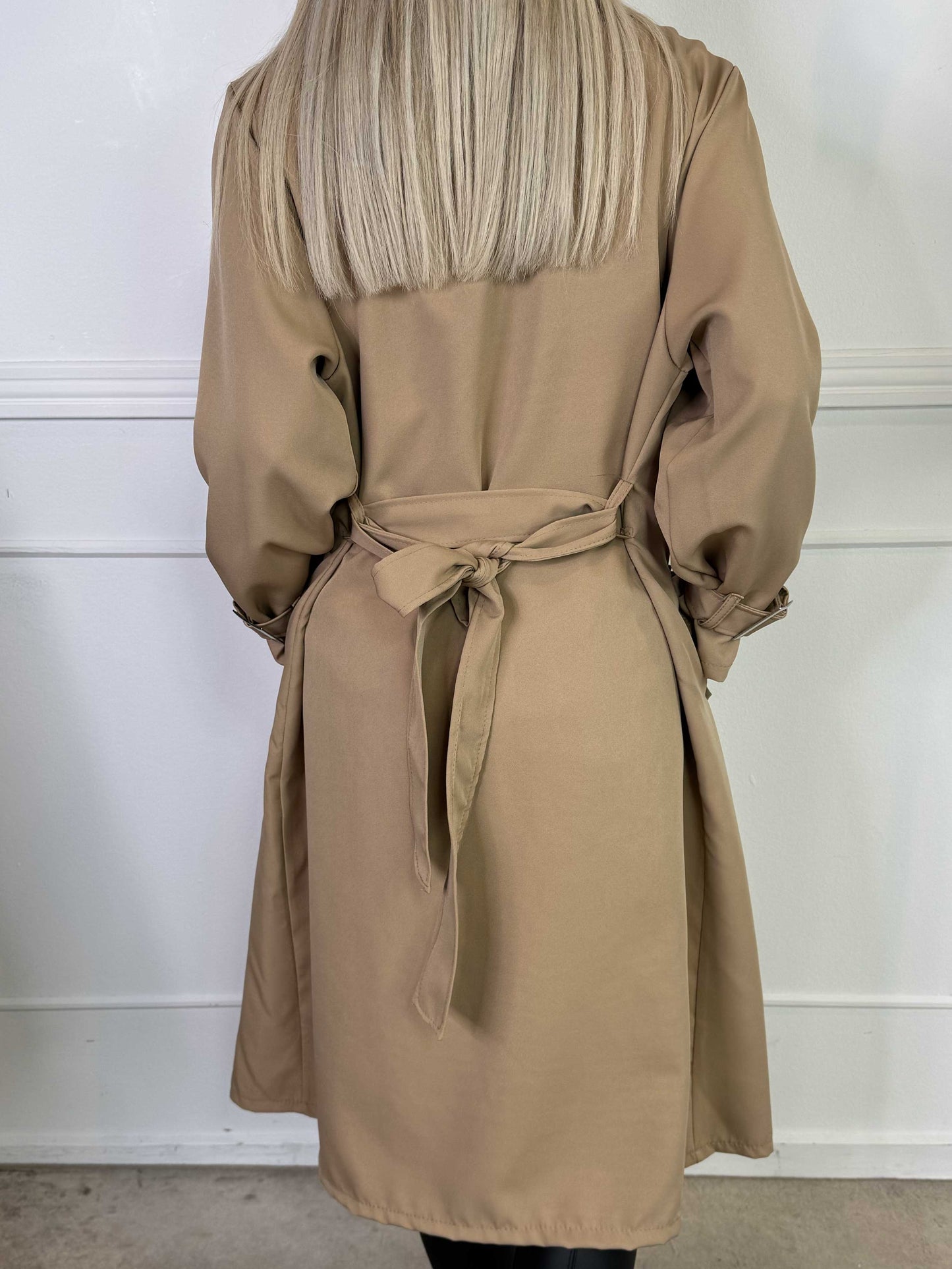 Lana™ | Tidlös Trenchcoat med Elegant Passform